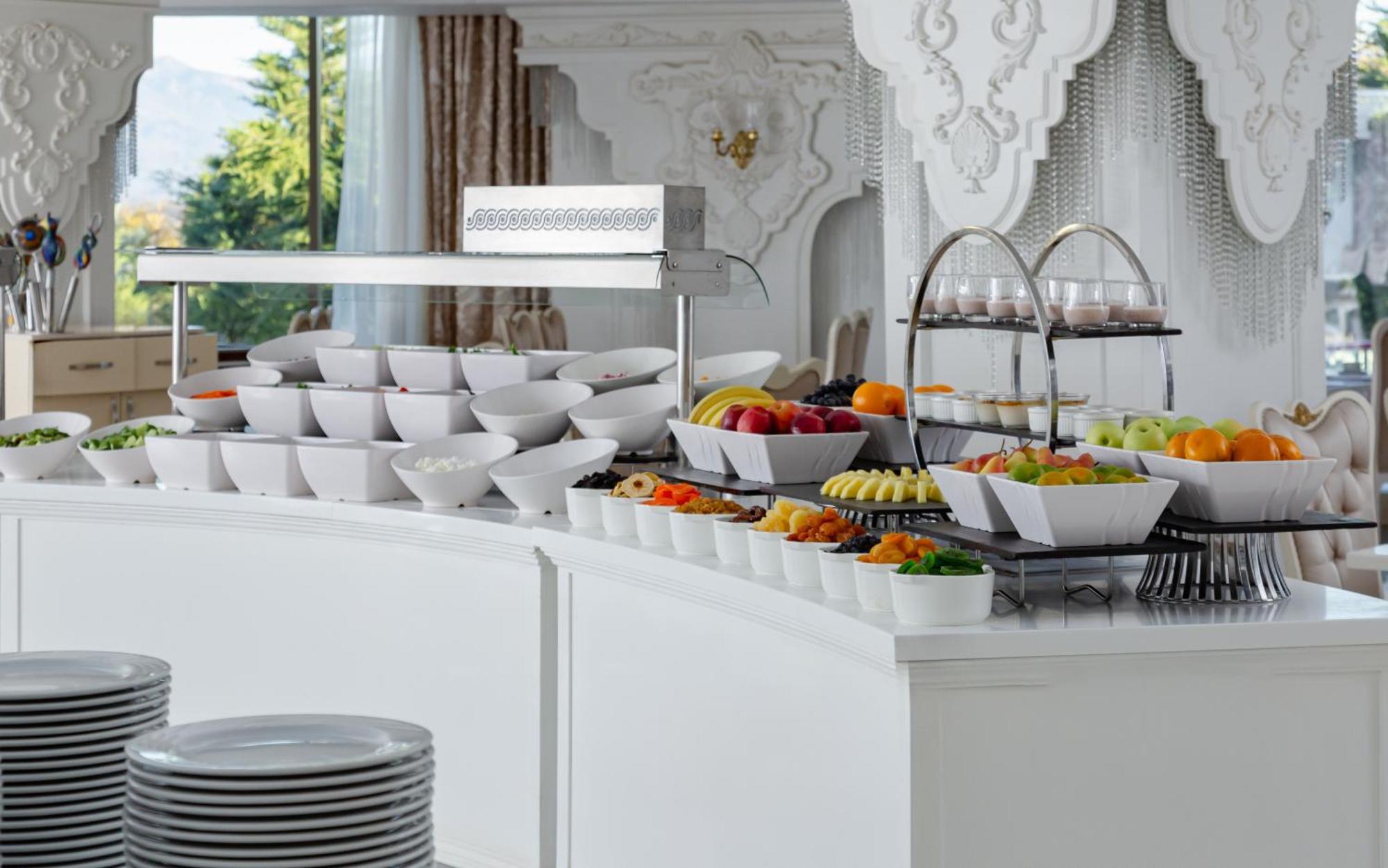 Shamakhi Palace Sharadil Seredil Zewnętrze zdjęcie A buffet