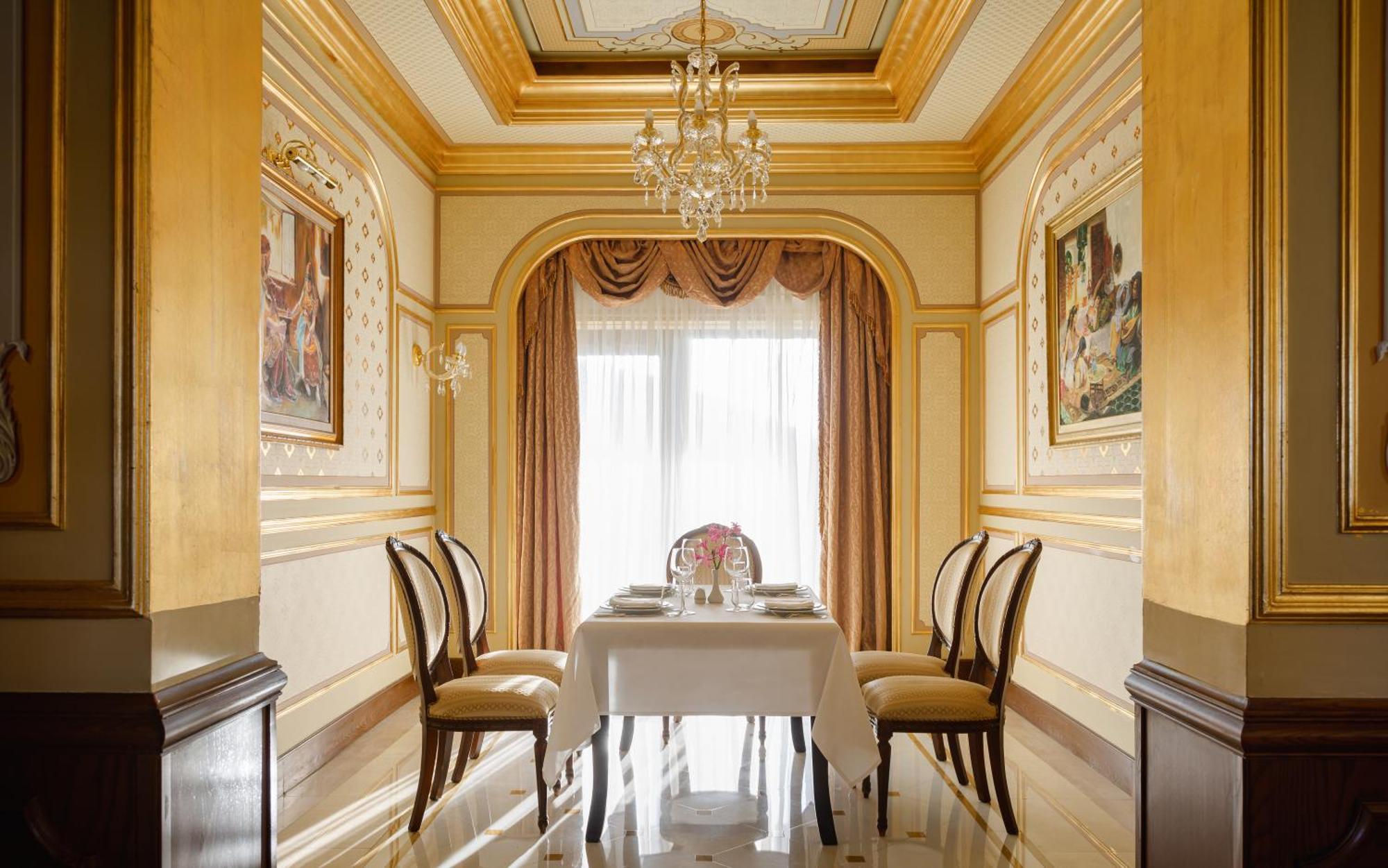 Shamakhi Palace Sharadil Seredil Zewnętrze zdjęcie A dining room